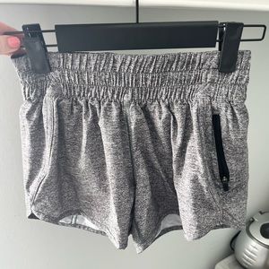 Lululemon - Tracker low rose shorts (4”)
